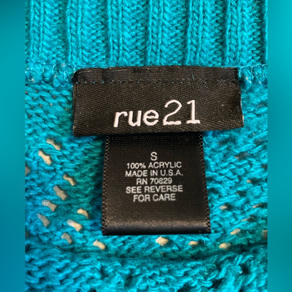 Women’s Rue 21 Sweater - Picture 2 of 3